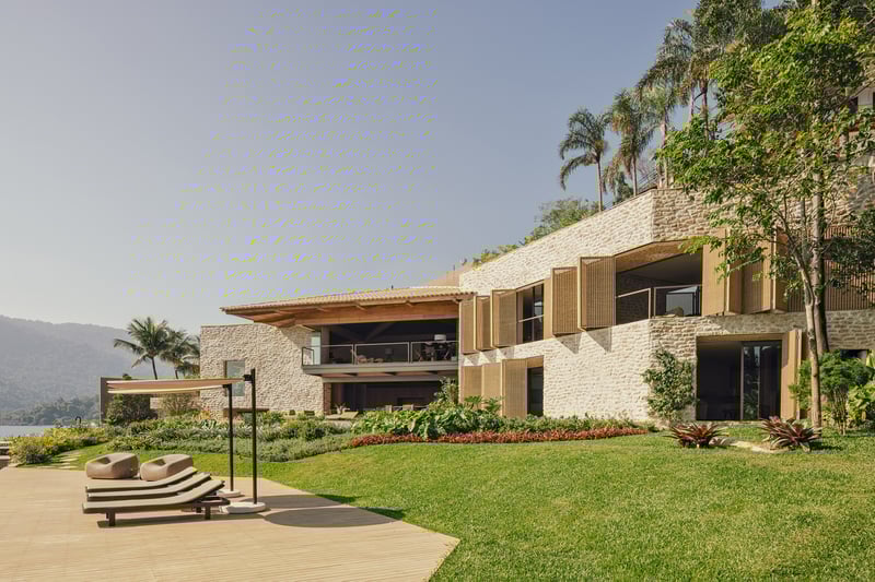 Best of Year 2024 Large Residential Transformation Project Winner: Angra House by Studio Arthur Casas